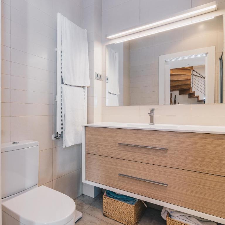 Nerbioi apartment by People Rentals - Three-Bedroom Apartment - 16