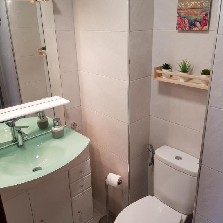 Fantástico apartamento en la playa - Three-Bedroom Apartment - 22