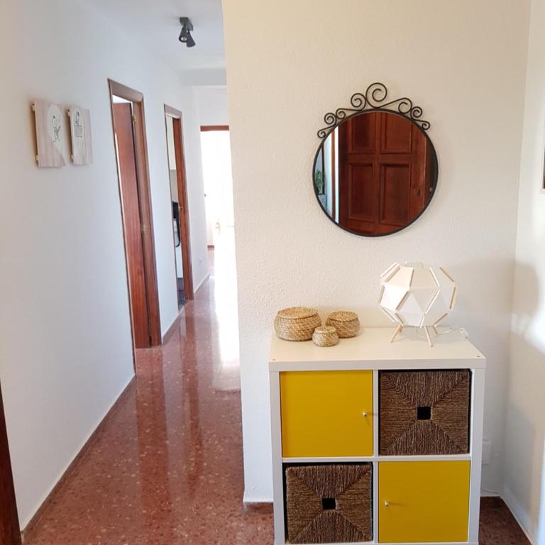 Fantástico apartamento en la playa - Three-Bedroom Apartment - 24