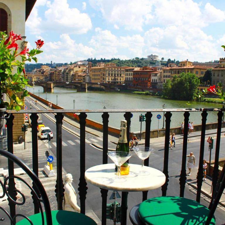 Residenza Vespucci - Camera Luxury Matrimoniale/Doppia con Letti Singoli con Balcone e Vista Fiume - 22