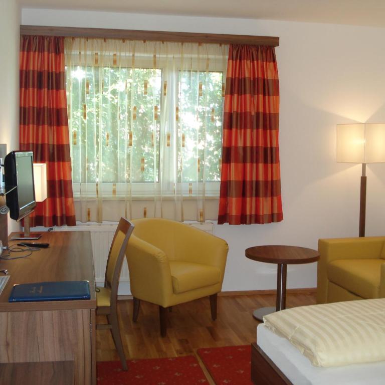 Hotel Almtalerhof - Doppel- oder Zweibettzimmer - 1