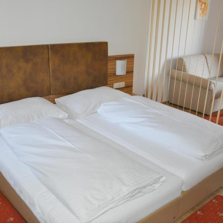 Hotel Almtalerhof - Doppel- oder Zweibettzimmer - 5