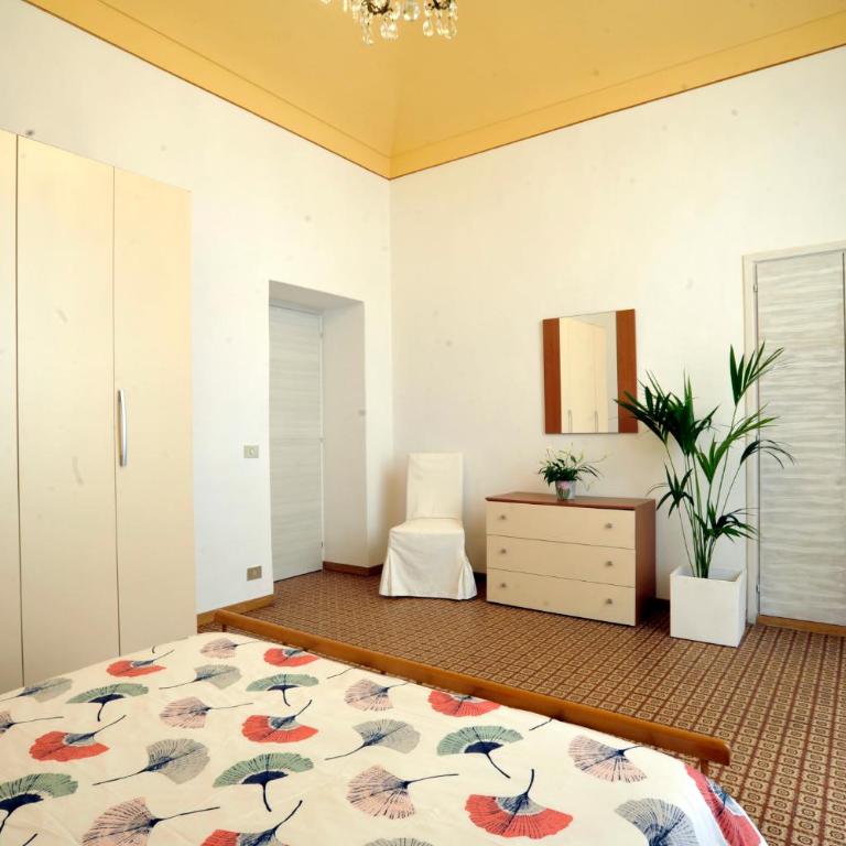 GIARDINO IN CITTA; CENTRALISSIMO - Appartamento con 2 Camere da Letto - 48