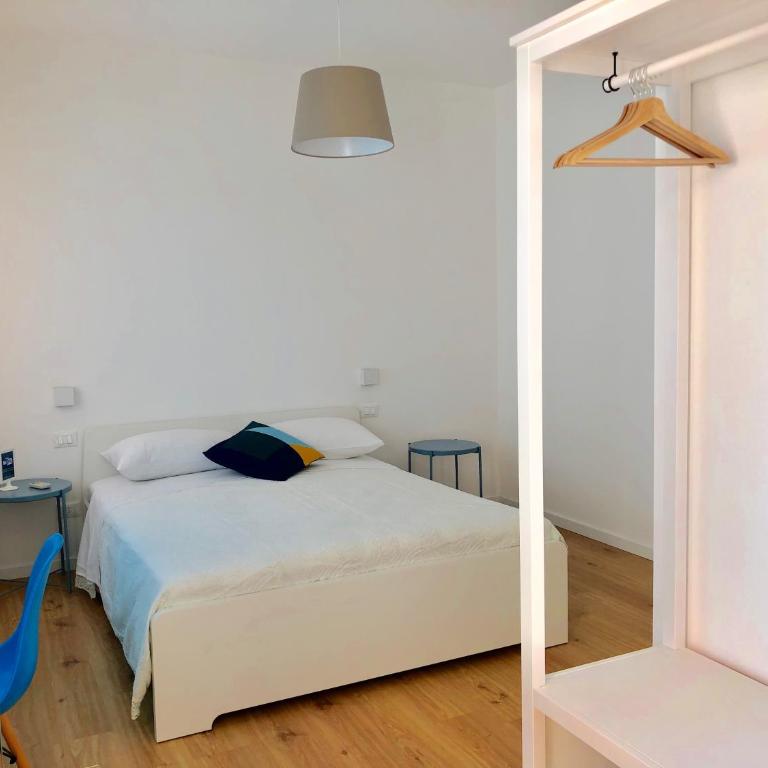 Mondello Beach Rooms - by the sea - Habitación Doble Estándar - 4