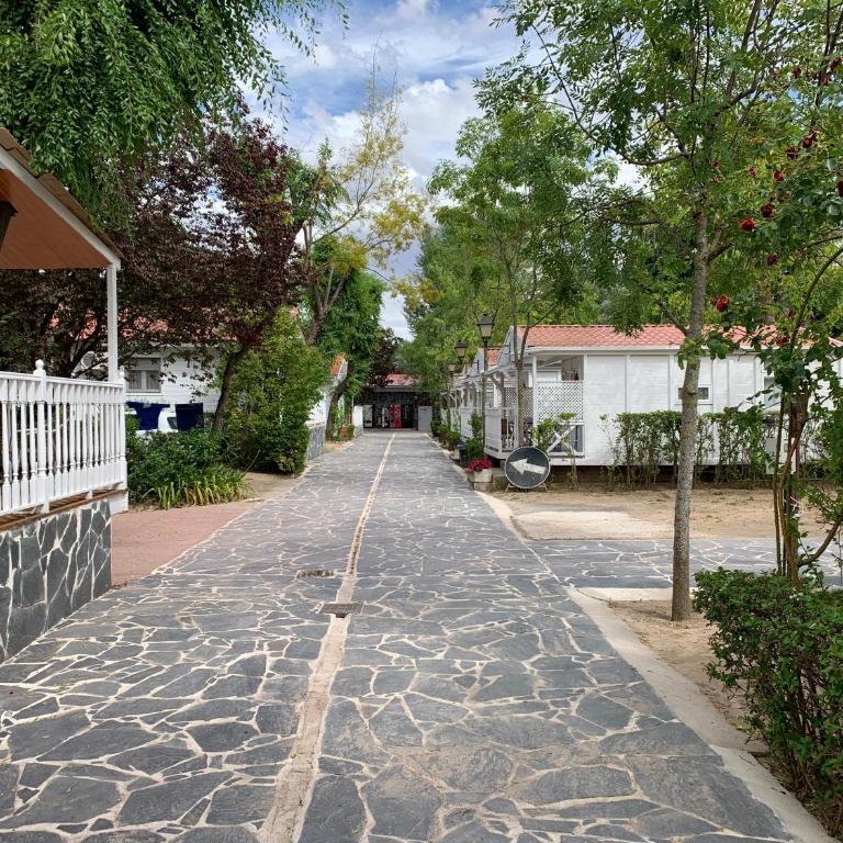 Bungalows & Albergue La Playa - Two-Bedroom Bungalow (1-5 Adults) - 4