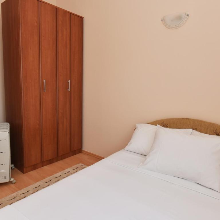 Apartments Marko - Three-Bedroom Apartment with Balcony - 18