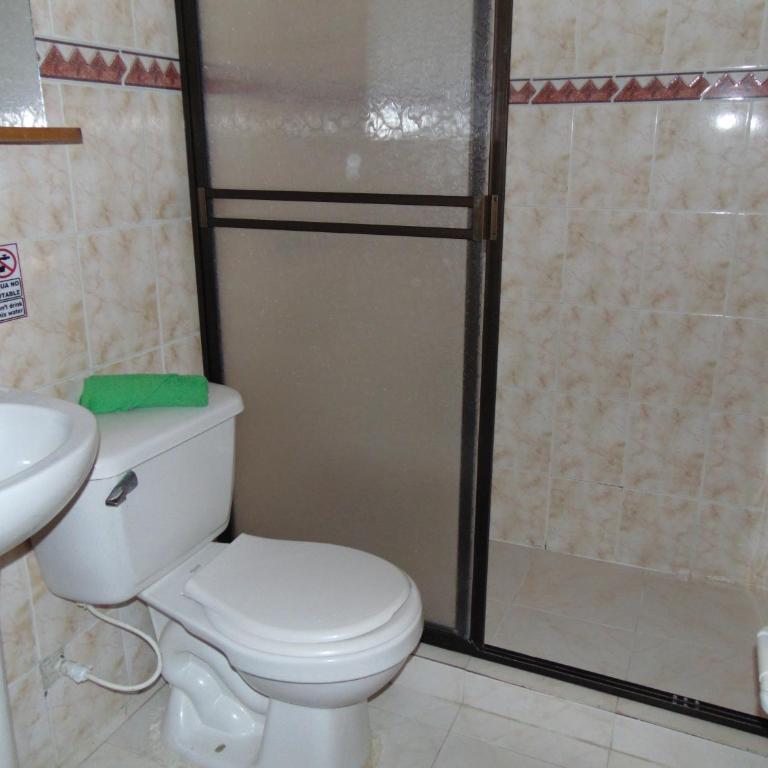 Casa Campestre La Colombiana - Habitación Cuádruple con baño privado - 1