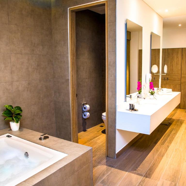 Hotel Pance 122 Wellness Spa - Deluxe Suite - 9