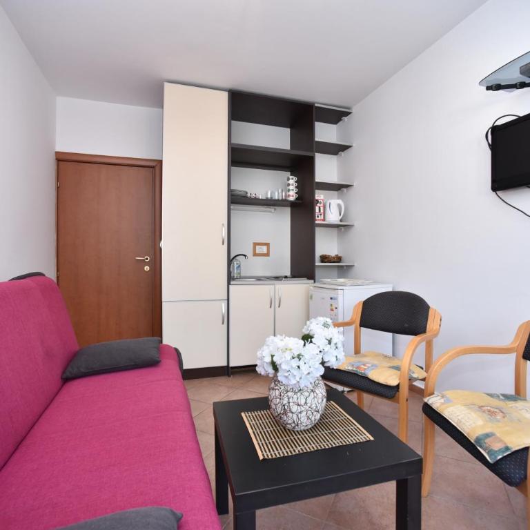 Bologna Apartments - One-Bedroom Apartment - 3