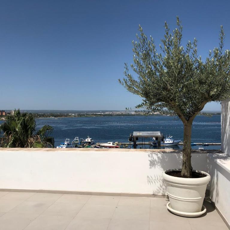 Don Alfredo - Deluxe Suite with Sea View - 2