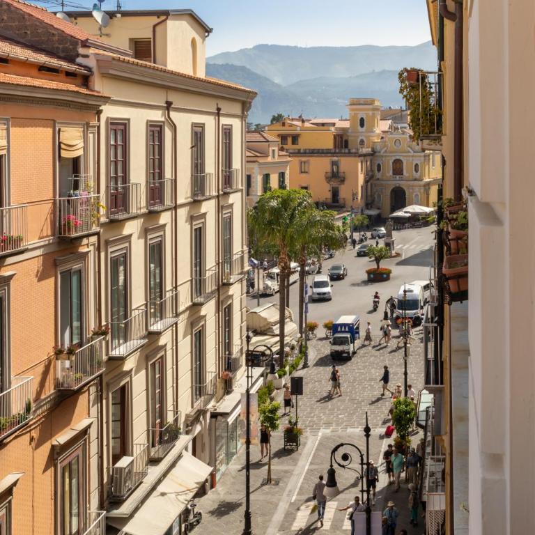 Palazzo Starace - Camera Familiare con Balcone - 6