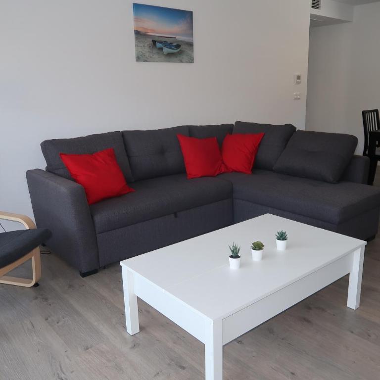RESIDENCIAL PLAYA CABRIA - Apartamento de 3 dormitorios - 3