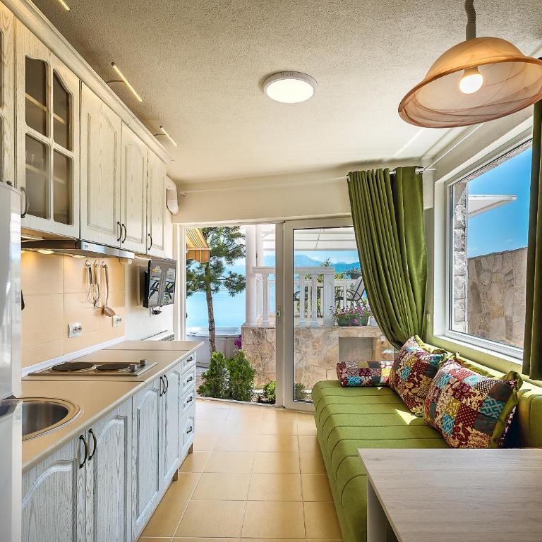 Boka Apartments - Apartment with Sea View - 1