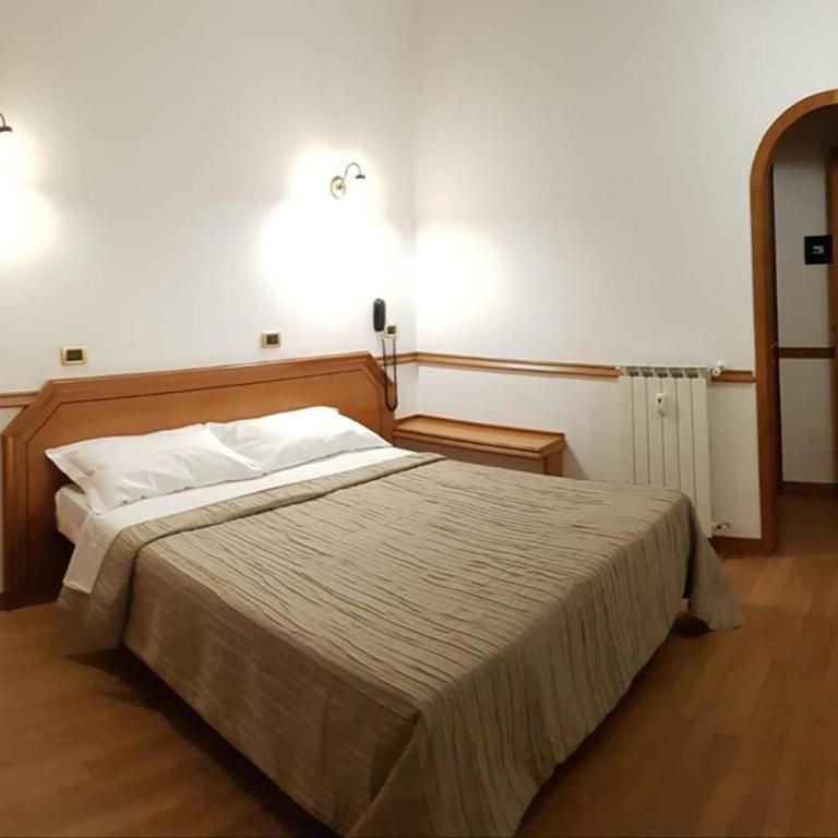 Green Hotel - Double or Twin Room - 4