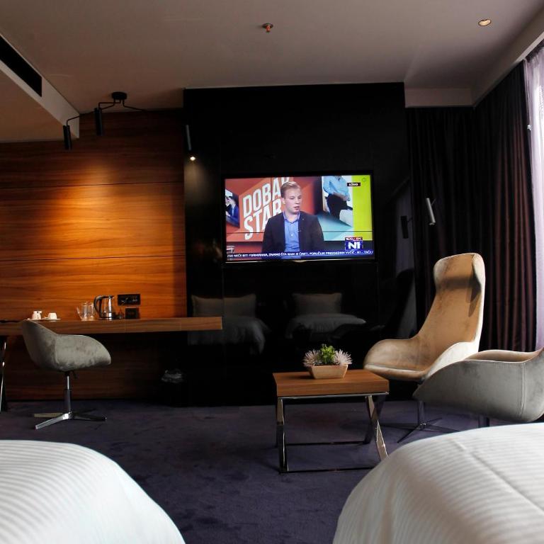 Ambasador Hotel - Superior Deluks Dvokrevetna Soba sa Bračnim Krevetom/Zasebnim Krevetima - 7