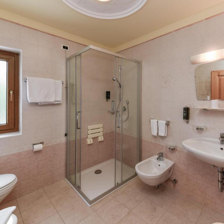 Hotel Brunella - Camera Matrimoniale/Doppia con Letti Singoli - 4