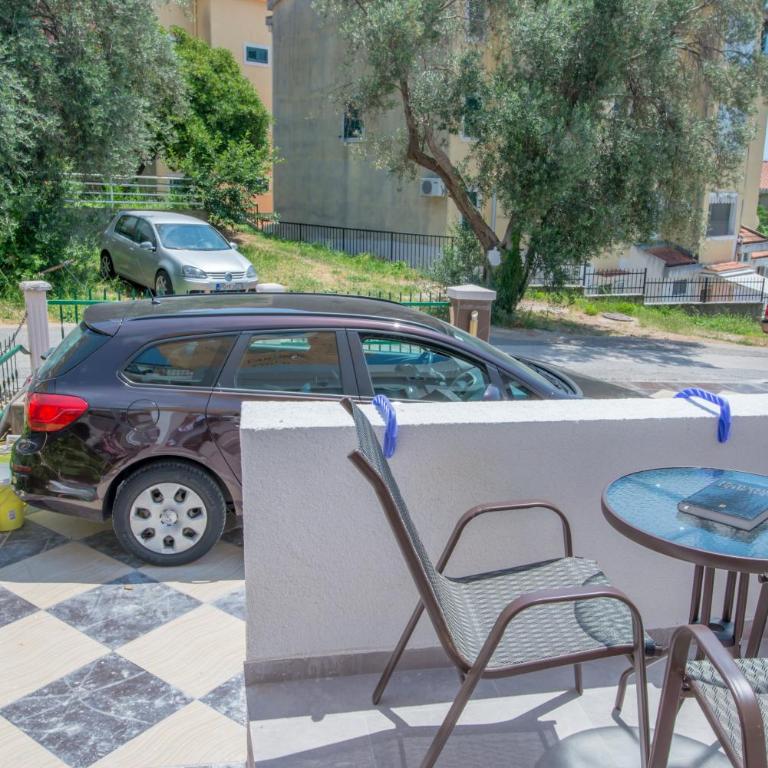 Jovan Apartments - Triple Room with Garden View - 3
