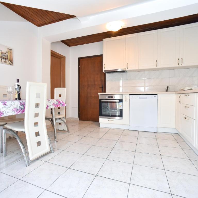 Apartmani Bonik - Apartman sa Balkonom - 1