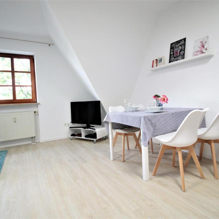 City Apartment - Old Main Bridge, own garage parking space - Apartment mit 1 Schlafzimmer - 13