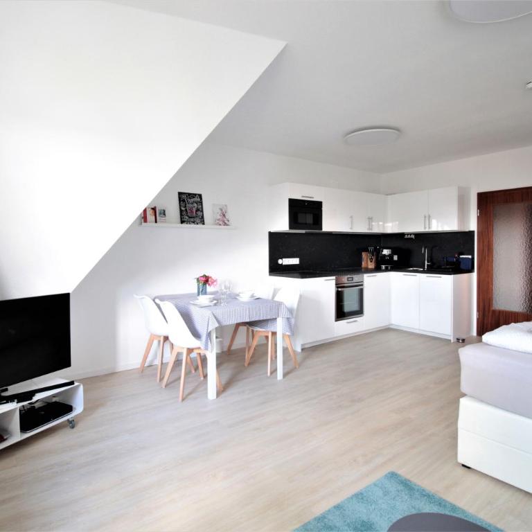 City Apartment - Old Main Bridge, own garage parking space - Apartment mit 1 Schlafzimmer - 15
