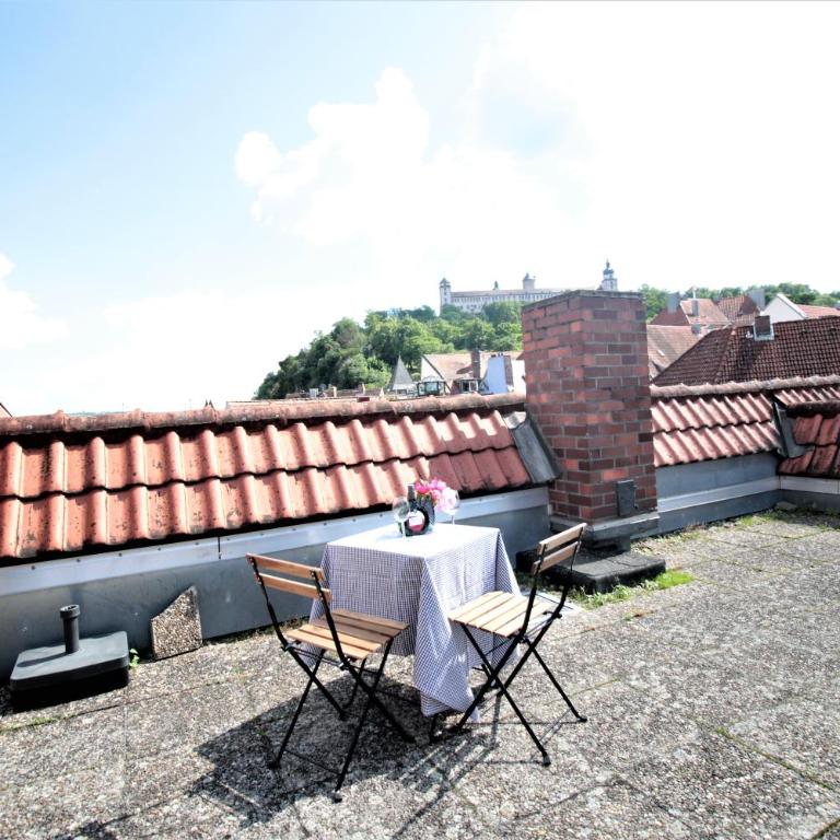 City Apartment - Old Main Bridge, own garage parking space - Apartment mit 1 Schlafzimmer - 26