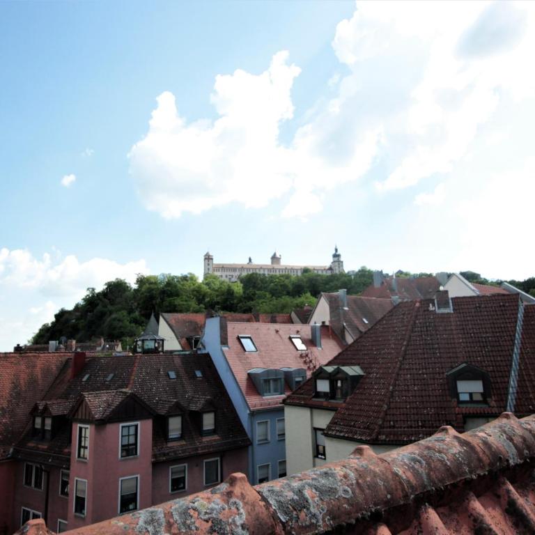 City Apartment - Old Main Bridge, own garage parking space - Apartment mit 1 Schlafzimmer - 27