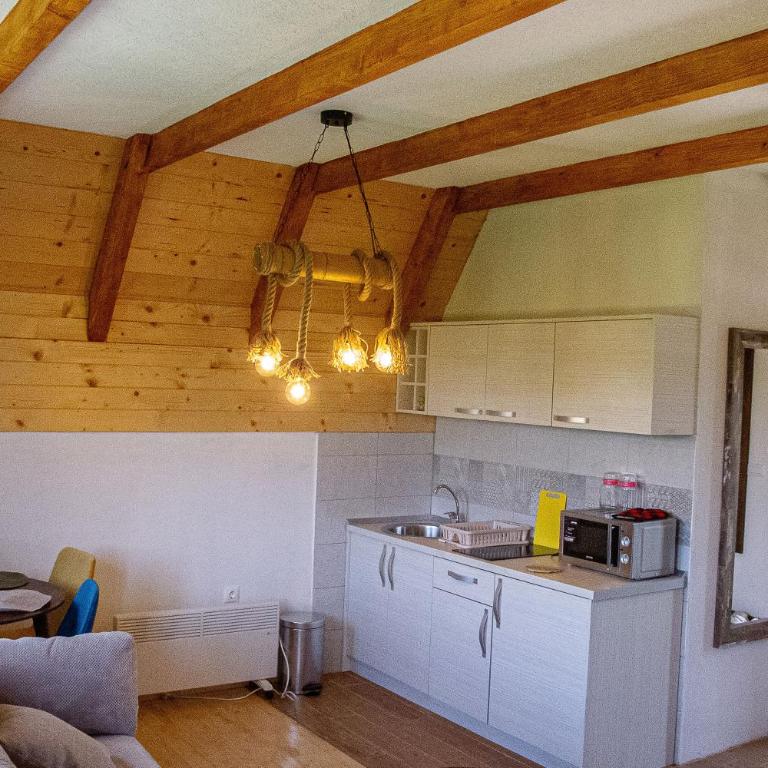 Family Houses Pleme - Two-Bedroom Chalet - 9