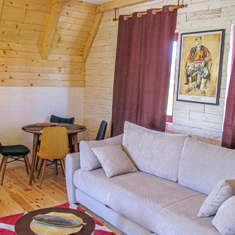 Family Houses Pleme - Two-Bedroom Chalet - 9