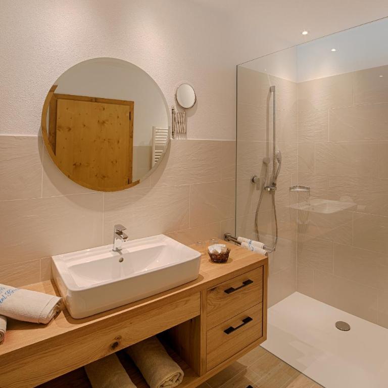 Hotel Kristall - Suite con Vista Montagna - 10