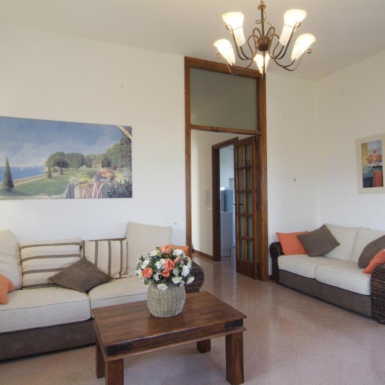 Panoramic Sea View Spacious 3BR Villa & Parking Near Zoo Safari - Three-Bedroom House - 1