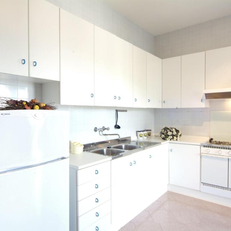 Panoramic Sea View Spacious 3BR Villa & Parking Near Zoo Safari - Three-Bedroom House - 11