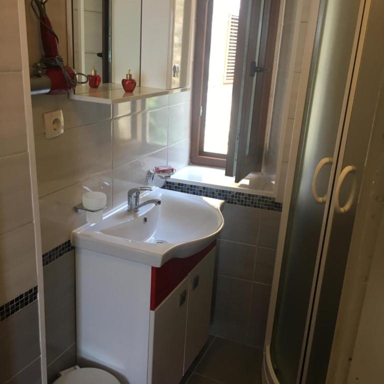 Guest House Alea - Apartment with Balcony and Sea View - 2