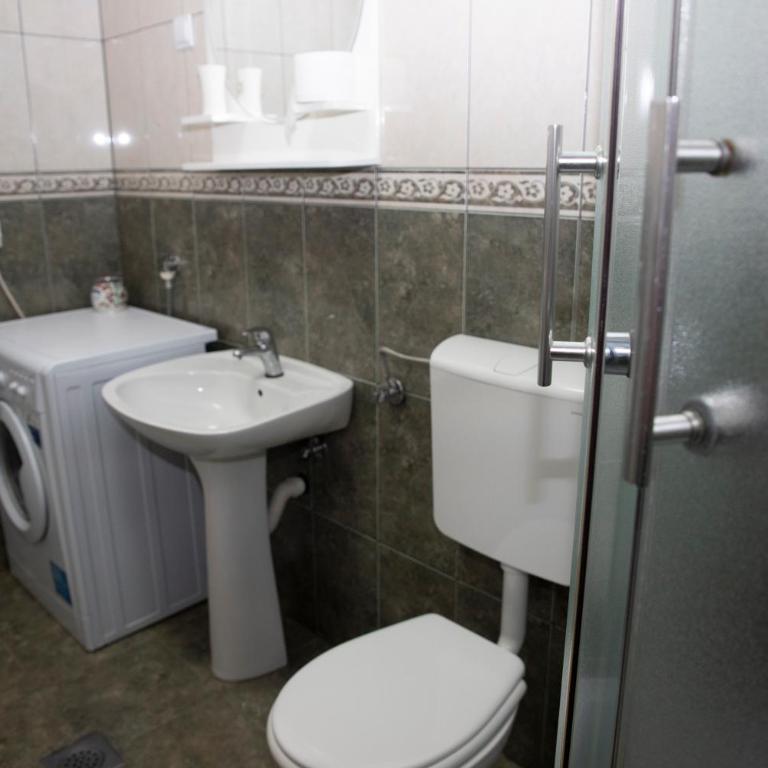 Villa Andjelina - Dvokrevetna Soba sa Bračnim Krevetom i Pogledom na Bazen - 4