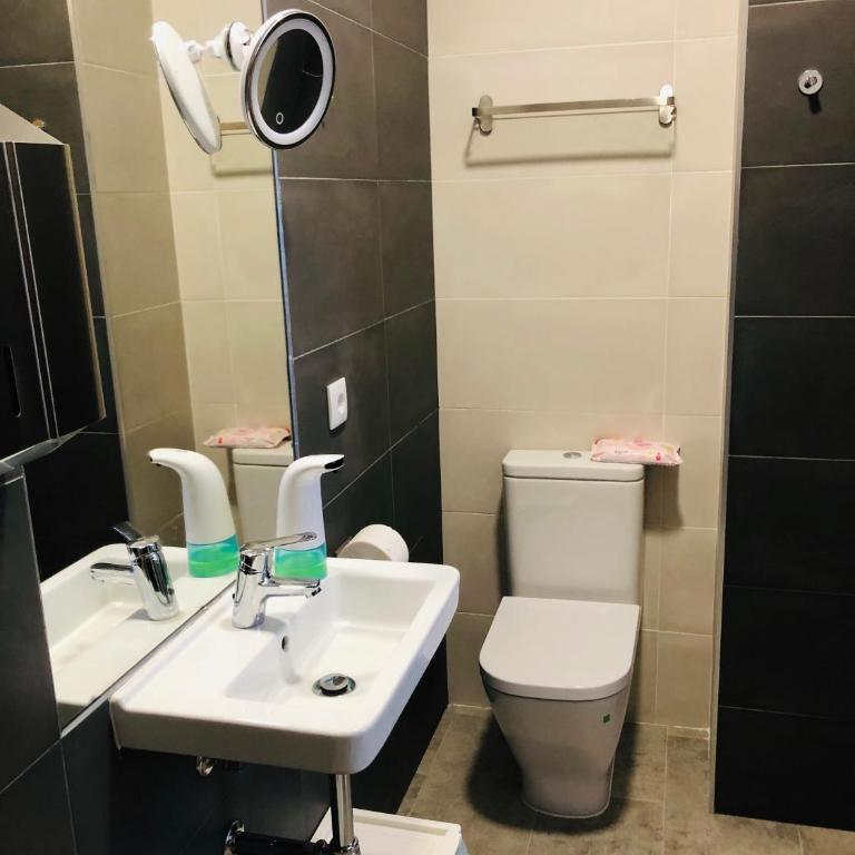 Albergue SIXTOs no Caminho - NO BIKE STORAGE - Habitación Doble con baño privado - 6