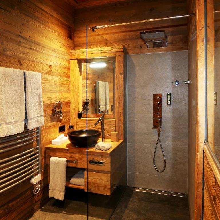 Amber Ski-in/out Hotel & Spa - Deluxe Zimmer mit Kingsize-Bett - 3