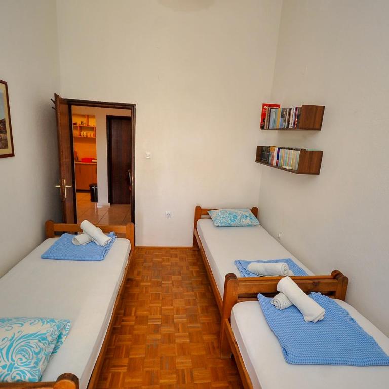 Apartments Kuc - Apartman sa 2 Spavaće Sobe, Terasom i Pogledom na More - 4