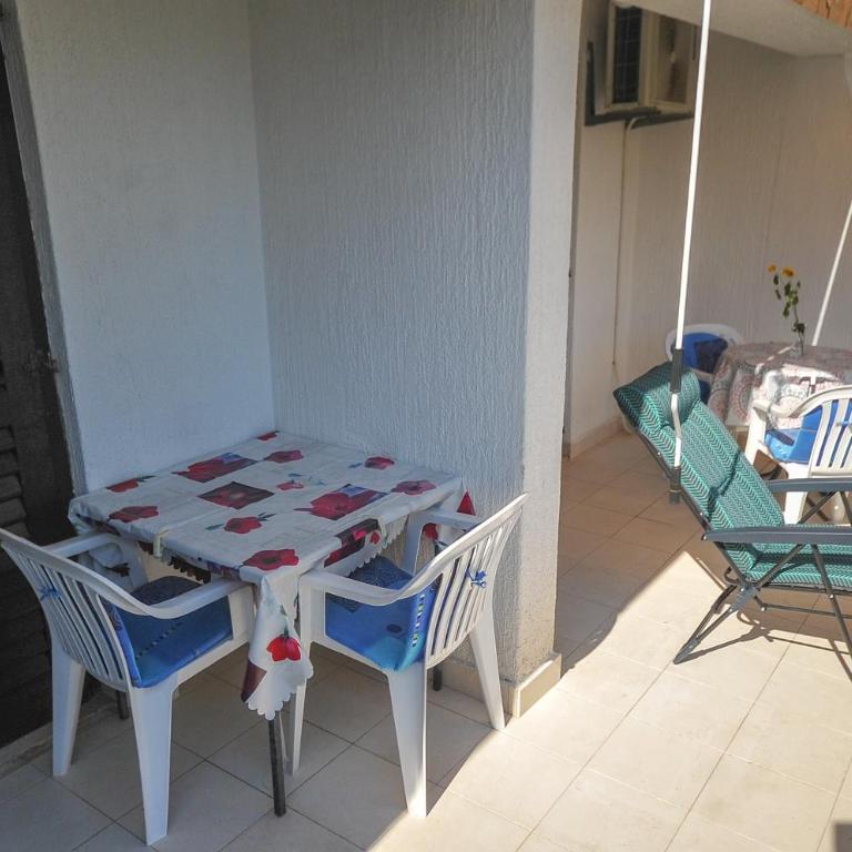 Apartments Kuc - Apartman sa 2 Spavaće Sobe, Terasom i Pogledom na More - 8