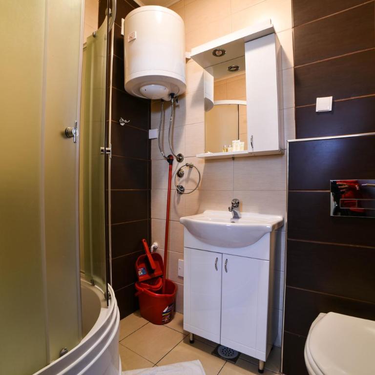 JollyKop Apartments - One-Bedroom Apartment - 14