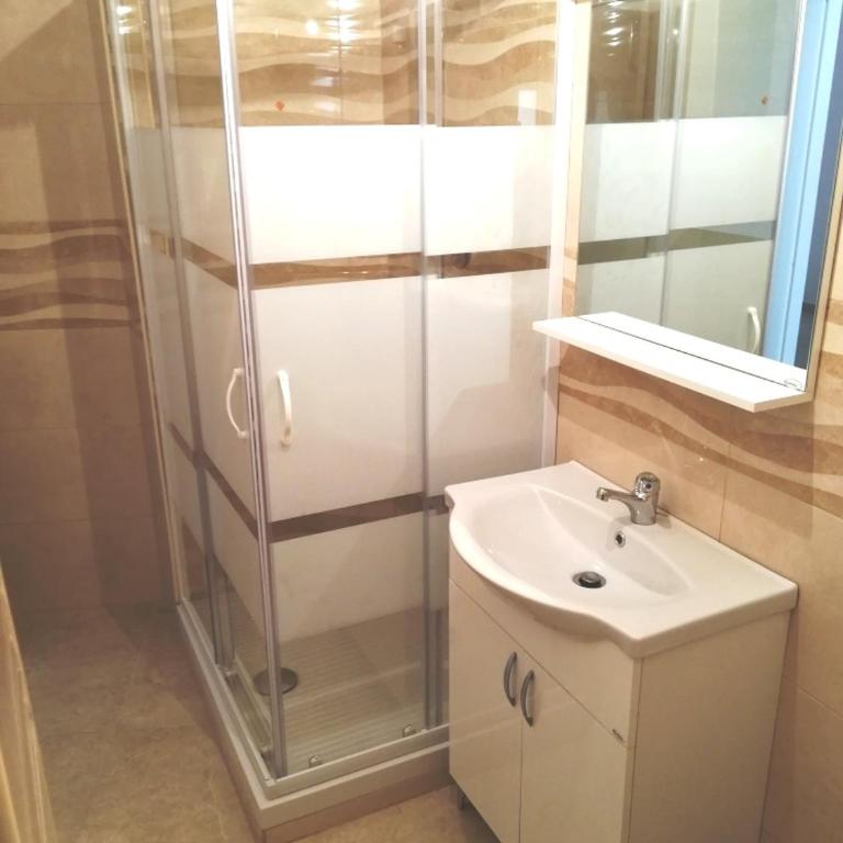 Domusrealstella - Camera Tripla con Bagno Privato - 2