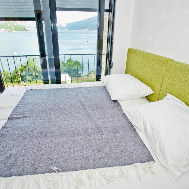 Beachfront Villa Nautica - Apartment with Sea View - 26