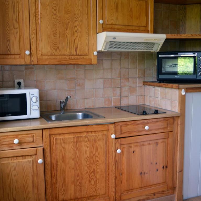 Studio à 100 mètres des thermes vue sur montagne. - Studio - 3