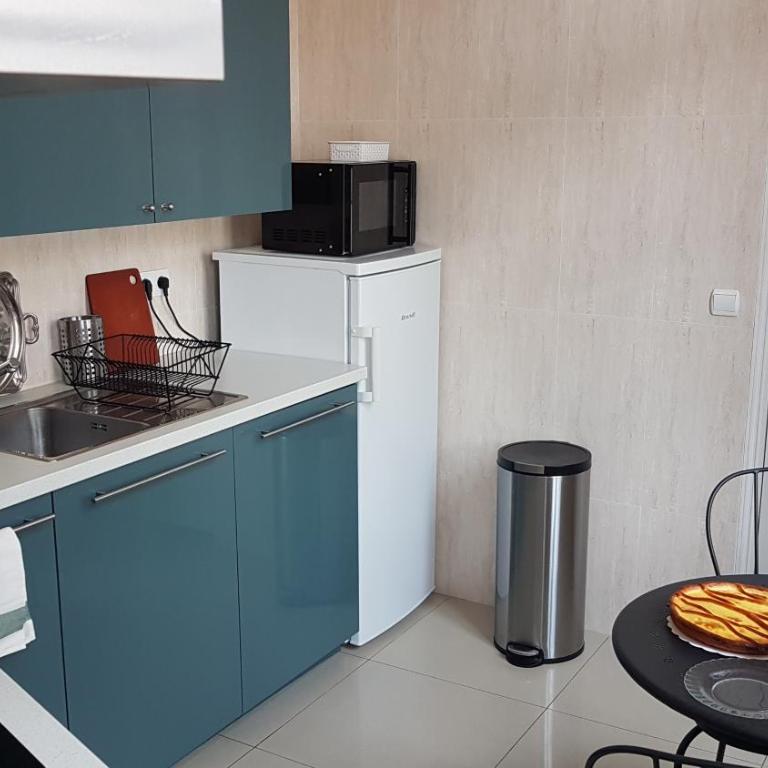 Appartement Cosy et Lumineux idéalement placé - Two-Bedroom Apartment - 14