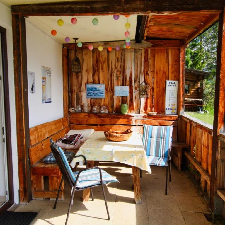 Panorama-Ferienwohnung Isser - Apartment mit 2 Schlafzimmern und Bergblick - 10