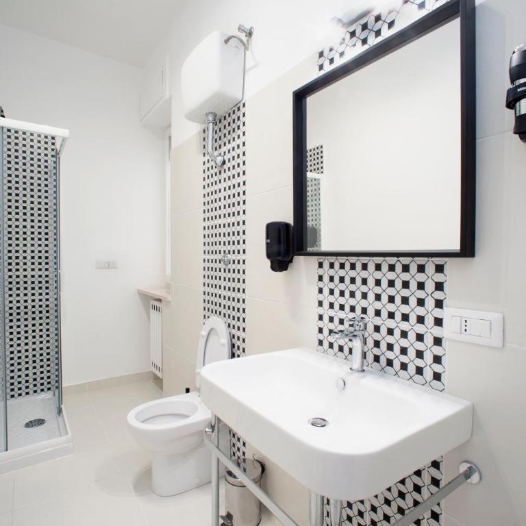 Plinio Seniore - Camera Quadrupla con Bagno Privato - 7