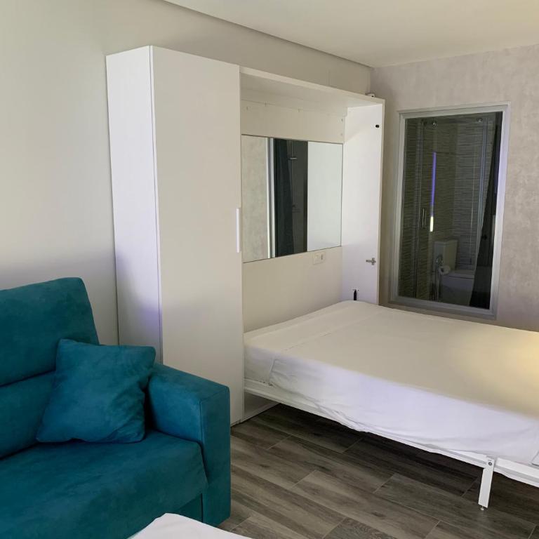 Cap Salou Zeus - Estudio con cama extragrande y sofá cama - 10