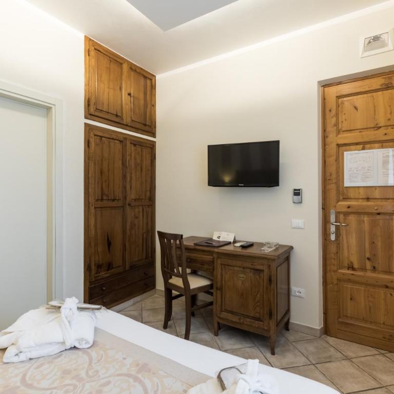 Hotel Villa Tiziana - Camera Matrimoniale - Dependance - 5