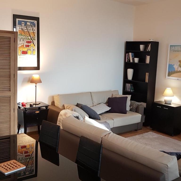 Appartement Cosy et Lumineux idéalement placé - Two-Bedroom Apartment - 9