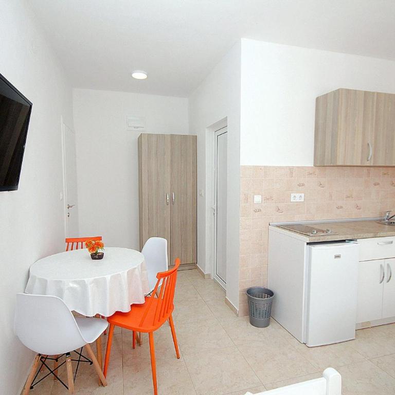 Tosic Apartmani - Standard Studio - 8
