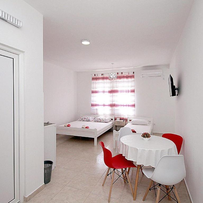 Tosic Apartmani - Standard Studio - 4