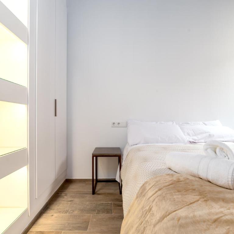 FLORIT FLATS - CATHEDRAL LUXURY TERRACE FLAT 2BR 2BA AC Wifi - Apartment - 46